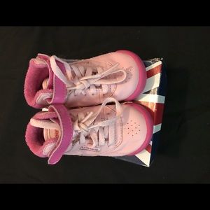 Baby classic Reebok sneakers 5411’s